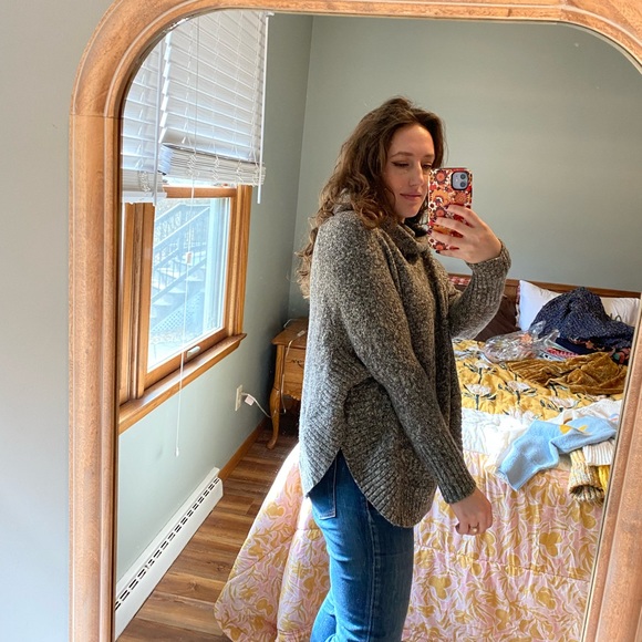 Leo & Nicole Cowl Neck Poncho Sweater - Picture 4 of 4